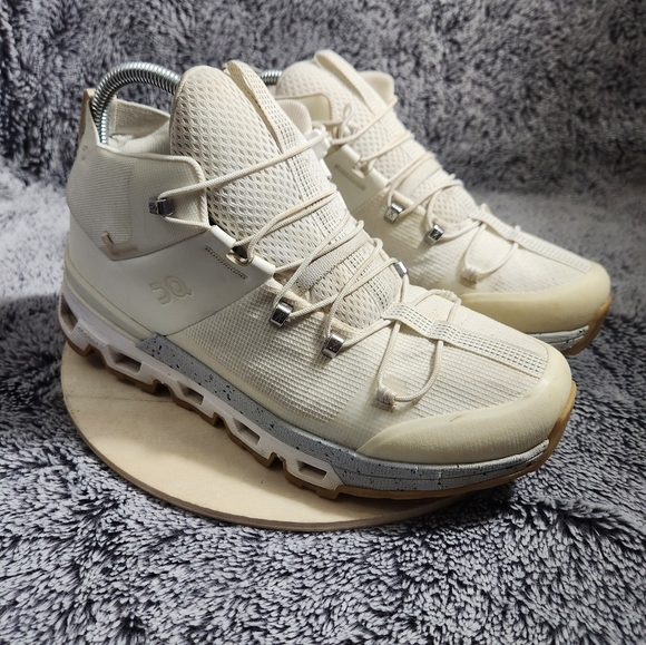 On Running Shoes - On Cloud Cloudtrax Undyed Water Repellent Hiking Shoe Women's Size 9.5